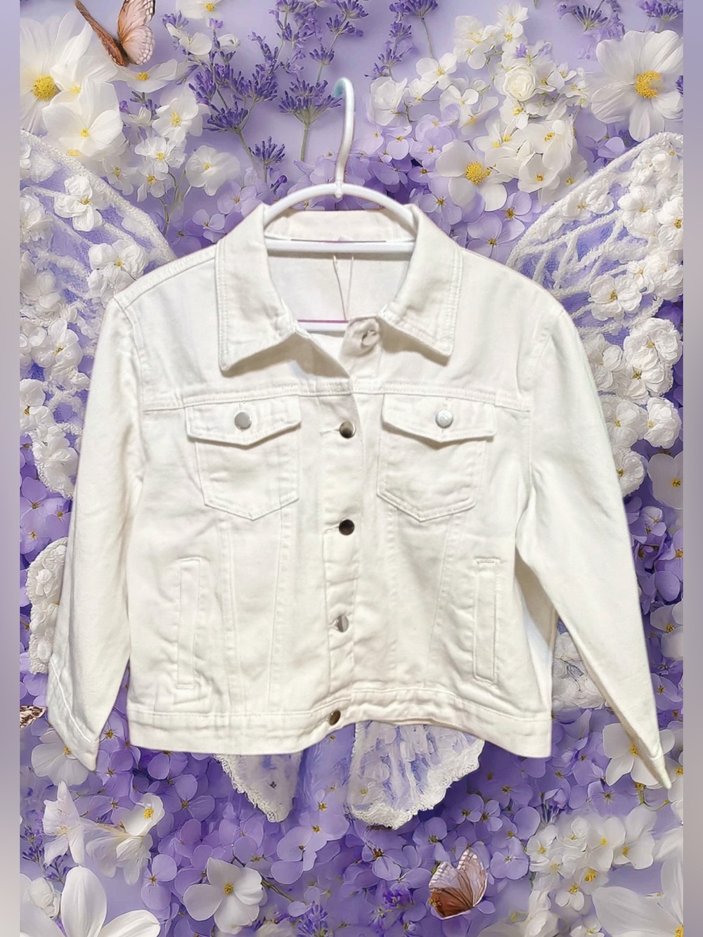 Fashion Clothing Classic White Denim Jacket NWT size Large